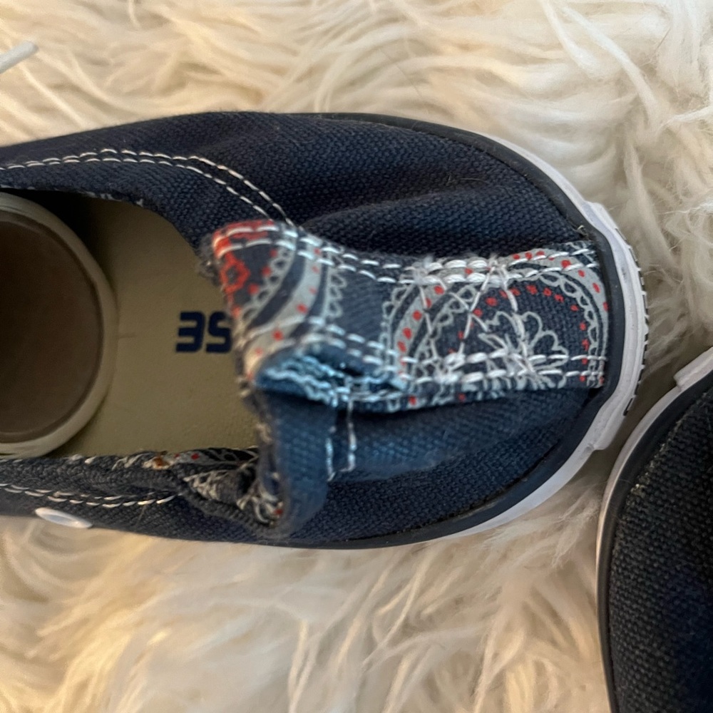 🆕 WOMEN'S CONVERSE CHUCK TAYLOR SHORELINE SNEAKERS WITH STRETCHY SCRUNCH BACK - Picture 6 of 6